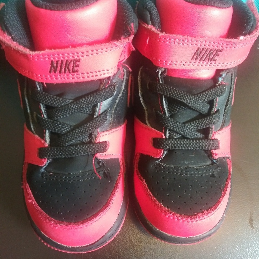Shoes - Picture 2 of 7